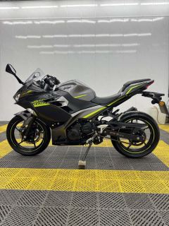 Kawasaki Ninja 400 - ფოტო 4