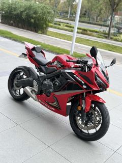 Honda CBR650R - photo 1