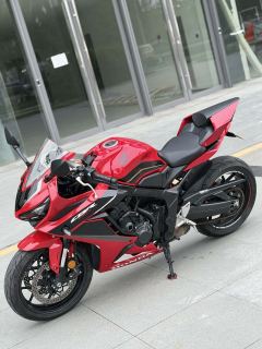 Honda CBR650R - photo 2