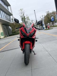 Honda CBR650R - photo 4