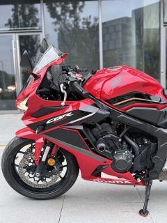 Honda CBR650R - photo 6