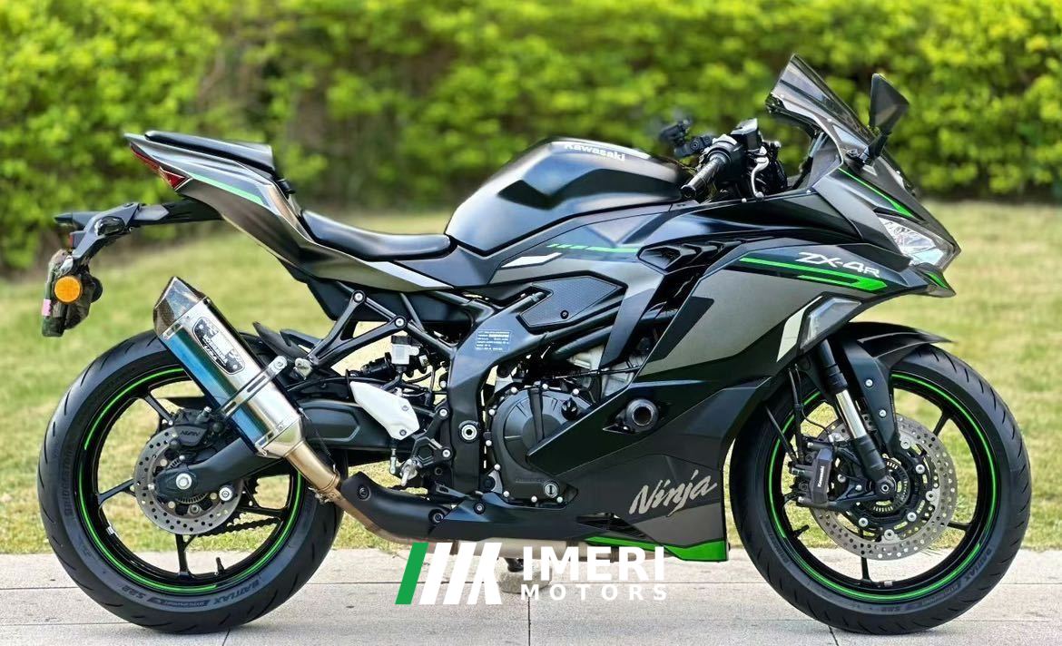 2023 Kawasaki ZX-4R 400 cc