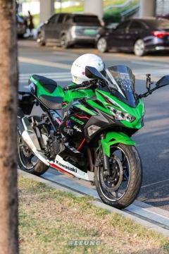 Kawasaki Ninja 400 - ფოტო 1