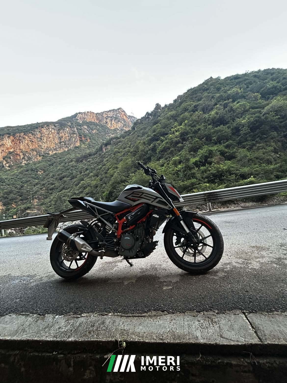 2021 KTMR2R 250 Duke