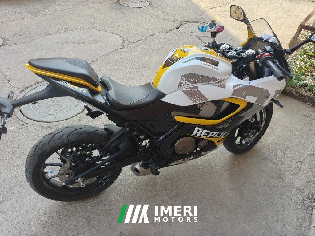 QJMOTOR SRK 250 - motorcycle from China