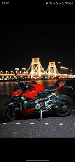 Ducati Street Fighter V2 950 cc - ფოტო 1