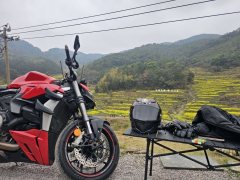 Ducati Street Fighter V2 950 cc - ფოტო 4