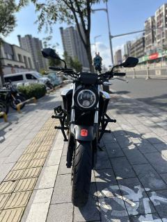 Honda CB400F - photo 2