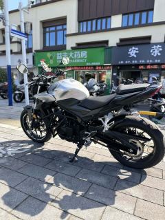 Honda CB400F - photo 9