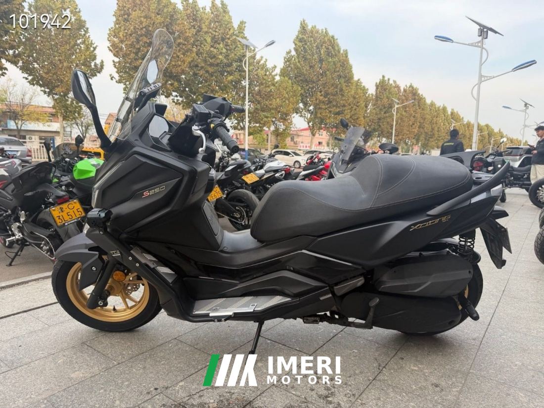 KYMCO Rowing S250 - motorcycle from China