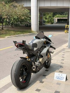 Ducati Panigale V4 1100 cc - ფოტო 5