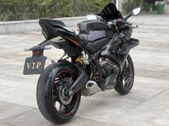 Honda CBR650R - photo 3