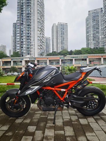 2023 KTMR2R 1290 Super Duke 1300 cc