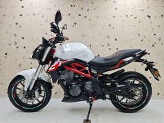 Benelli TNT 300 / BN 302S - photo 2