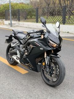 Honda CBR650R - photo 1