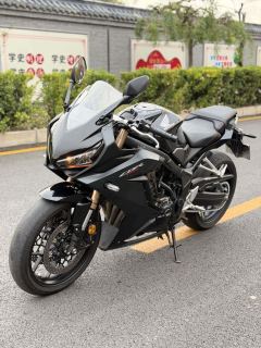 Honda CBR650R - photo 3