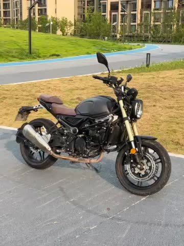2021 Voge 300AC