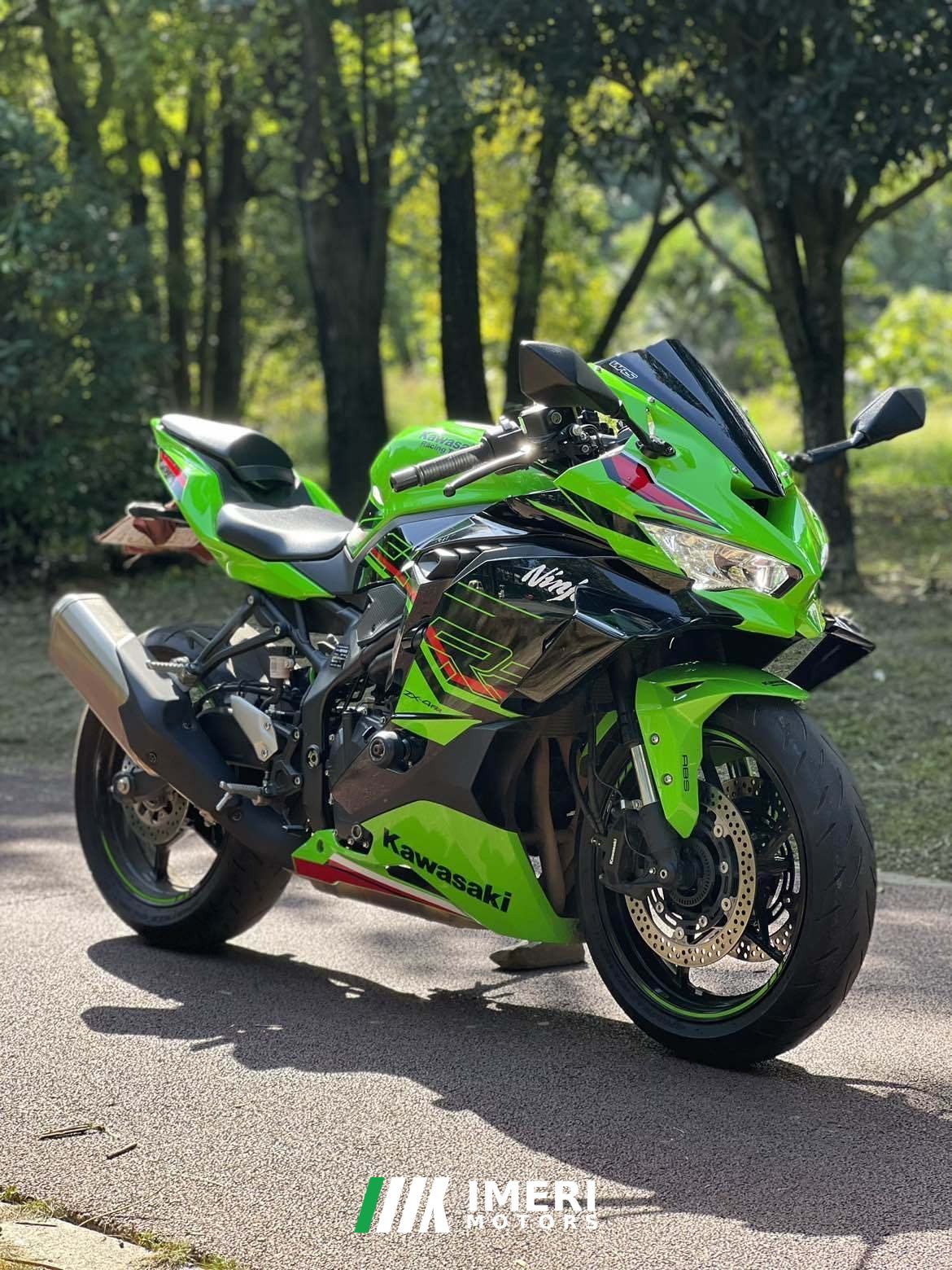 2023 Kawasaki ZX-4R 400 cc