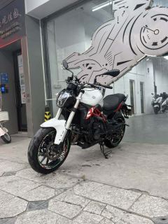 Benelli BN302S 300 cc - ფოტო 3