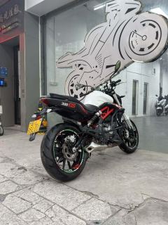 Benelli BN302S 300 cc - ფოტო 9