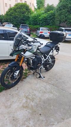 Triumph Tiger 900 - photo 1