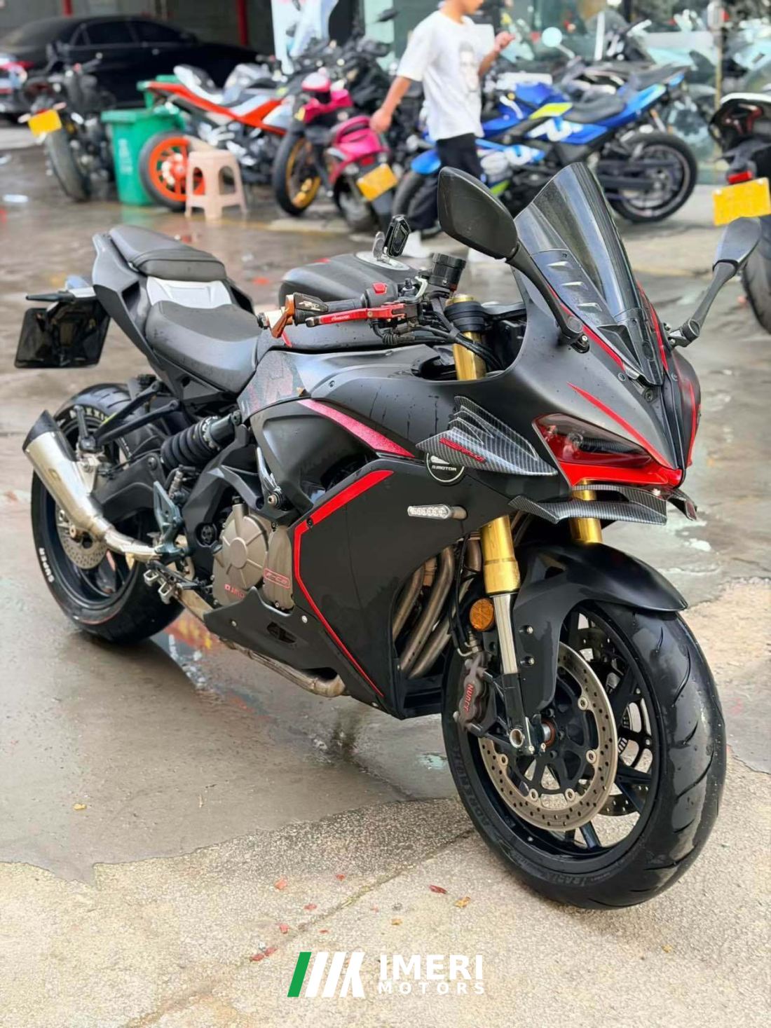 QJMOTOR SRK 600 - motorcycle from China