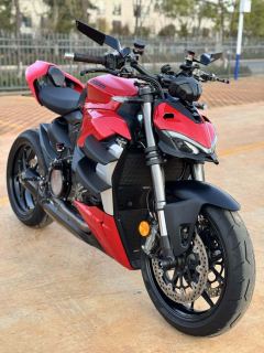 Ducati Street Fighter V2 950 cc - photo 4