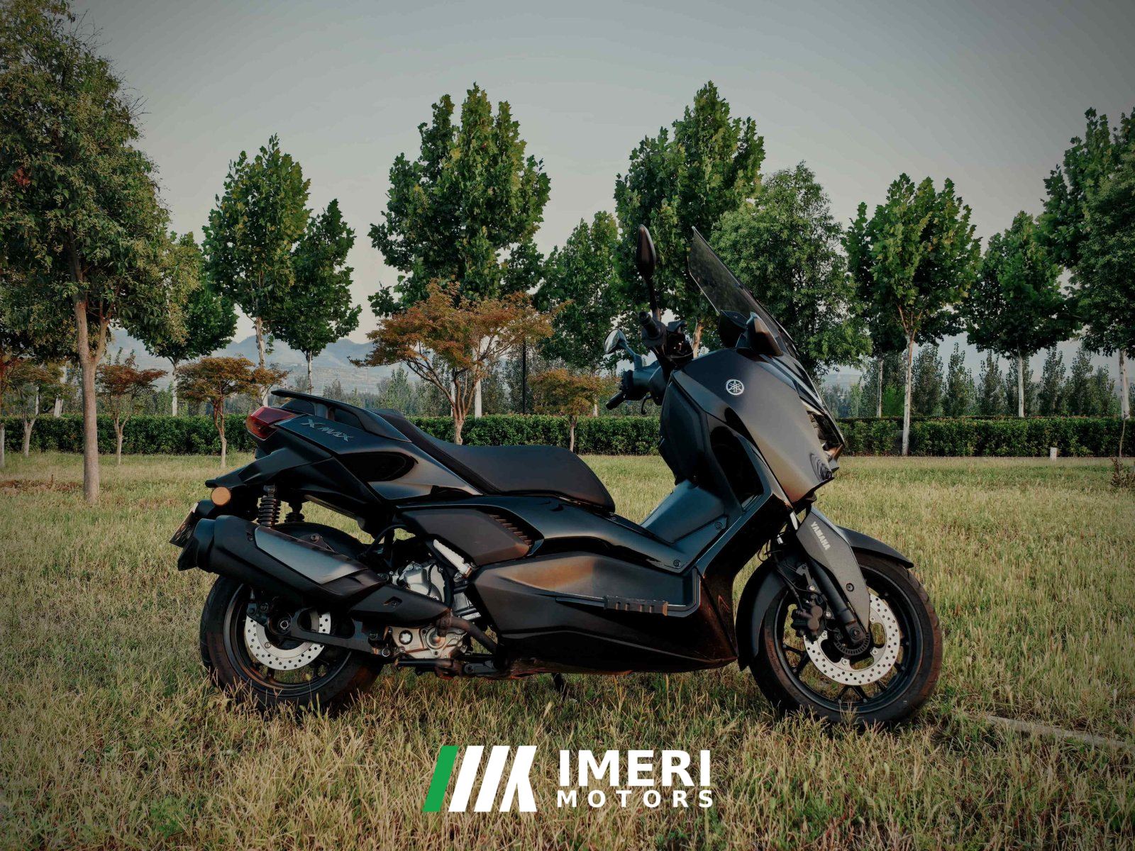 2025 Yamaha XMAX 300 cc