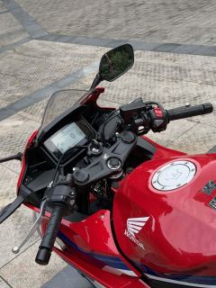 Honda CBR400R - photo 5