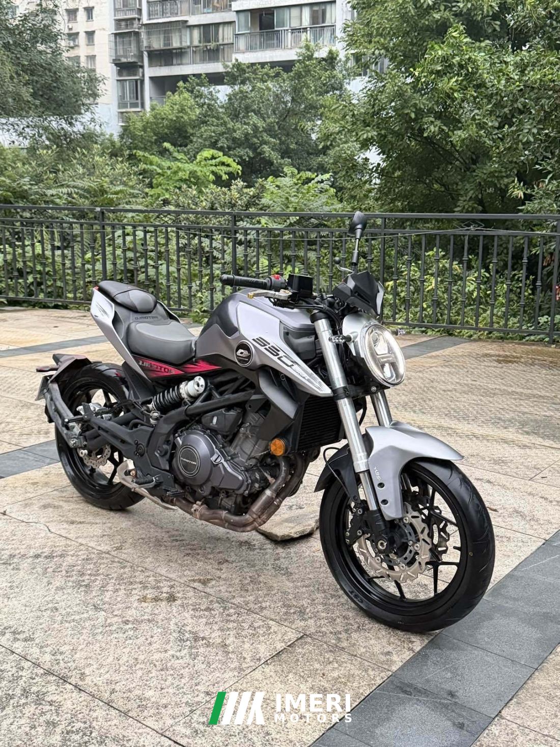 QJMOTOR Chaser 350 - motorcycle from China