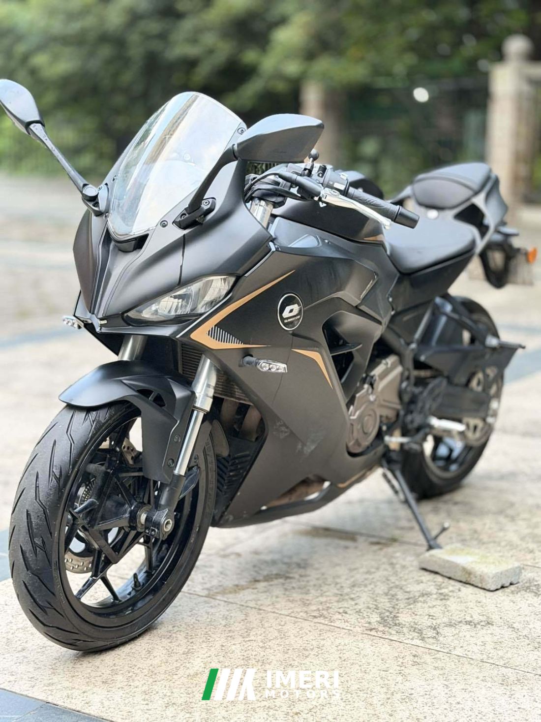QJMOTOR SRK 250 - motorcycle from China
