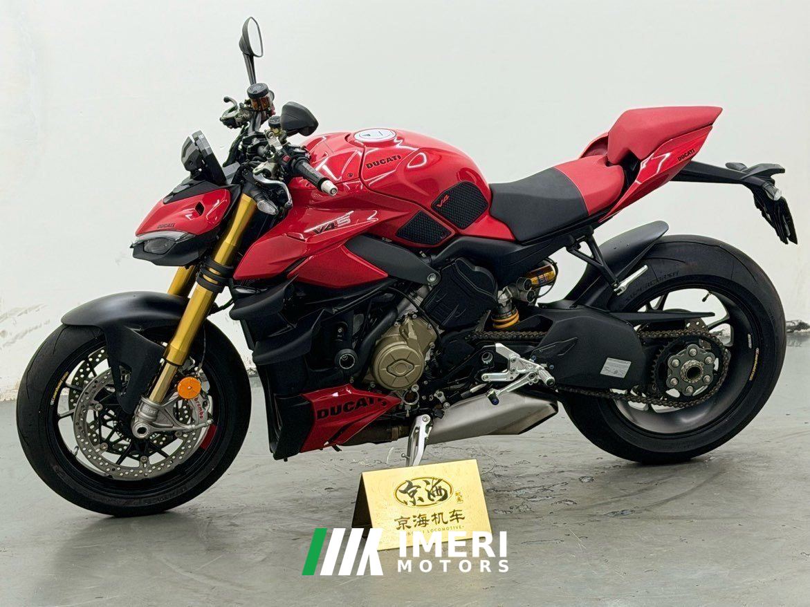 2025 Ducati Street Fighter V4 1100 cc