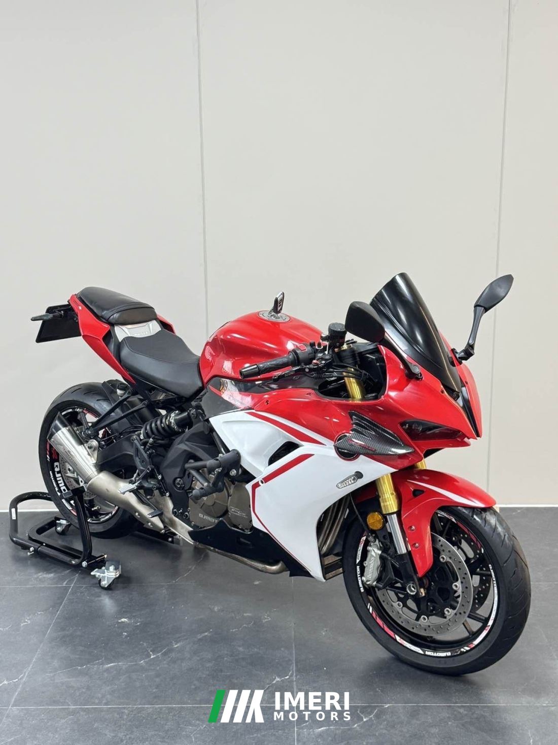 QJMOTOR SRK 600 - motorcycle from China