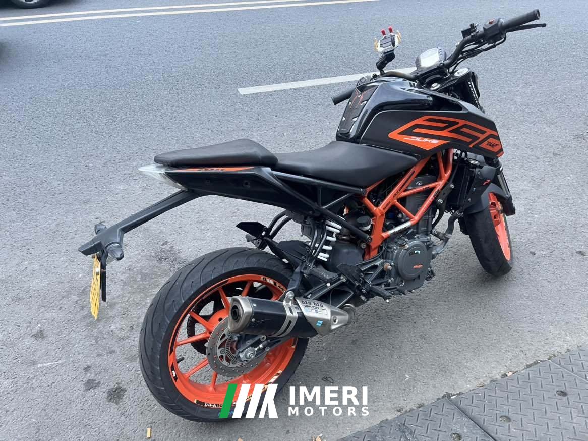 2021 KTMR2R 250 Duke