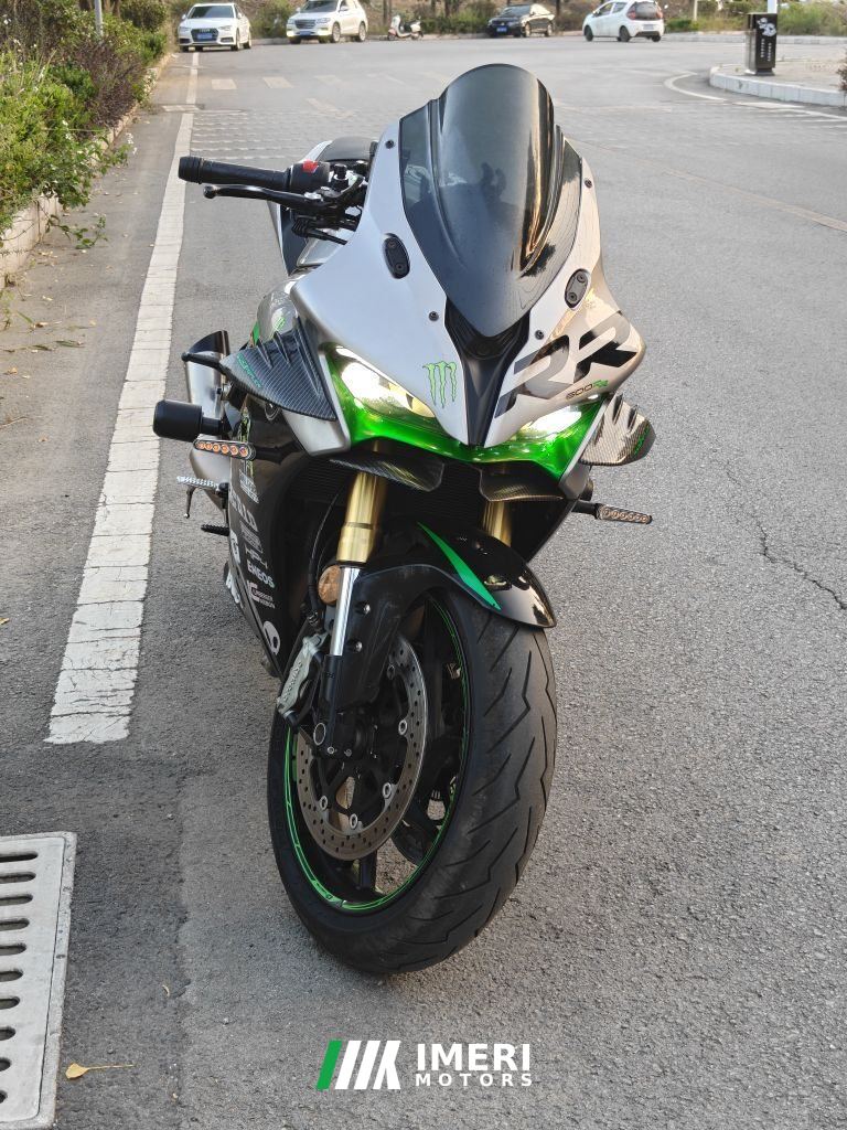 QJMOTOR SRK 600 - motorcycle from China