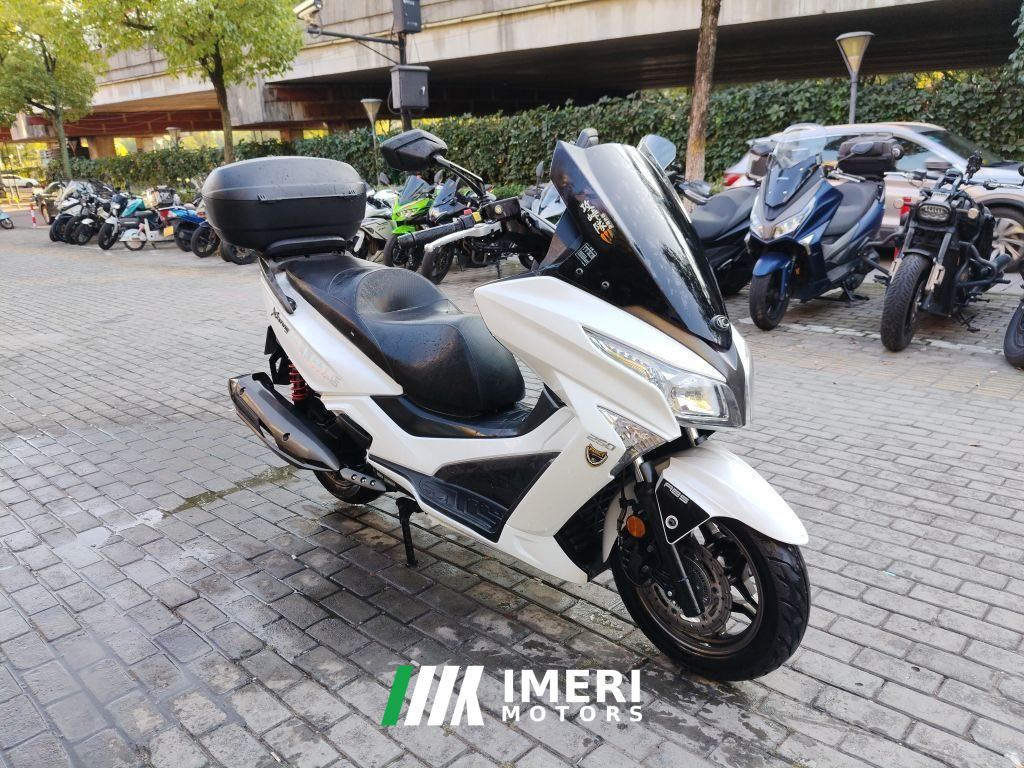 KYMCO Xciting 250 - мотоцикл из Китая