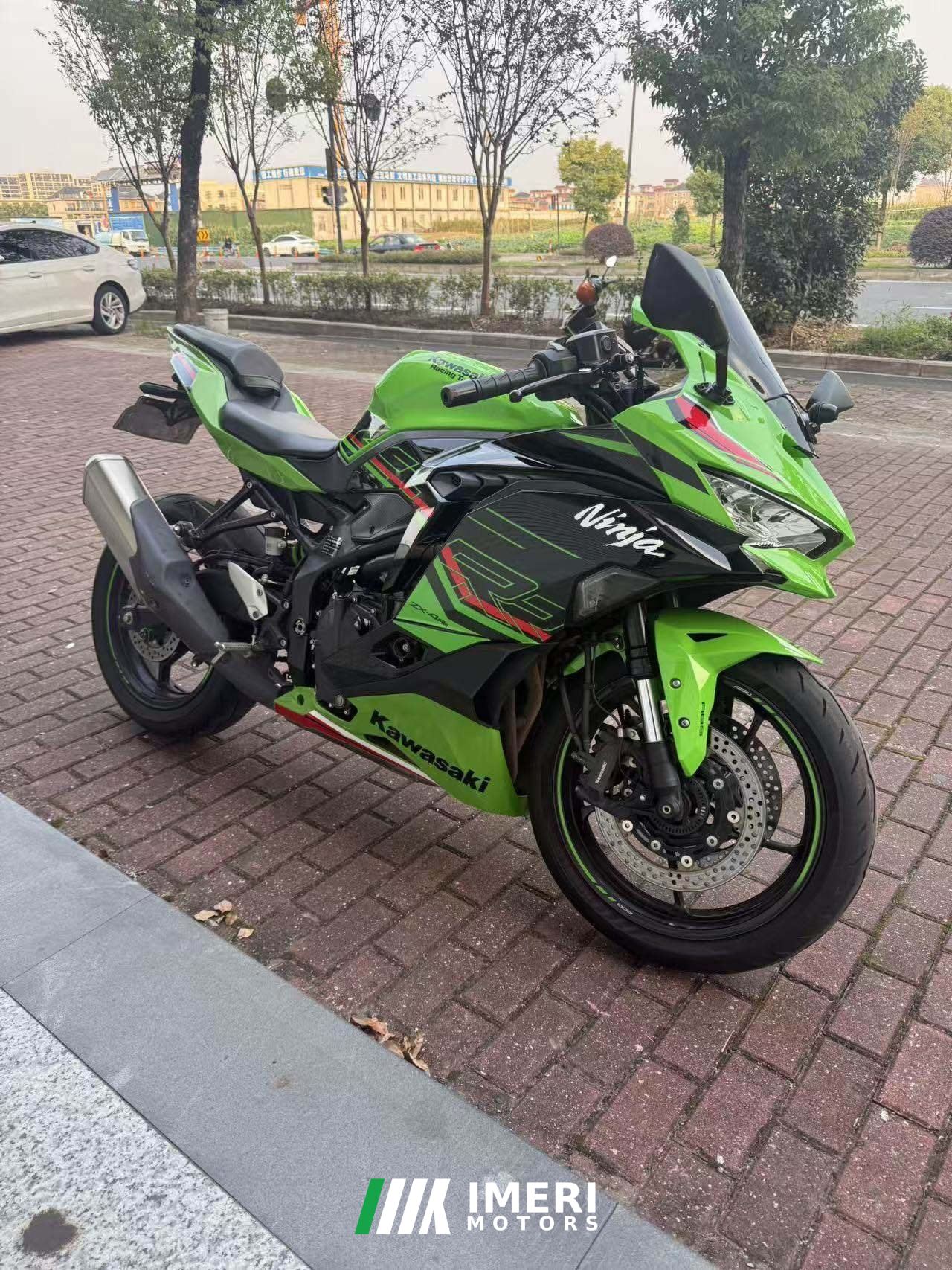 2024 Kawasaki ZX-4R 400 cc