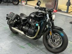 Triumph Bonneville Bobber 1200 cc - ფოტო 1