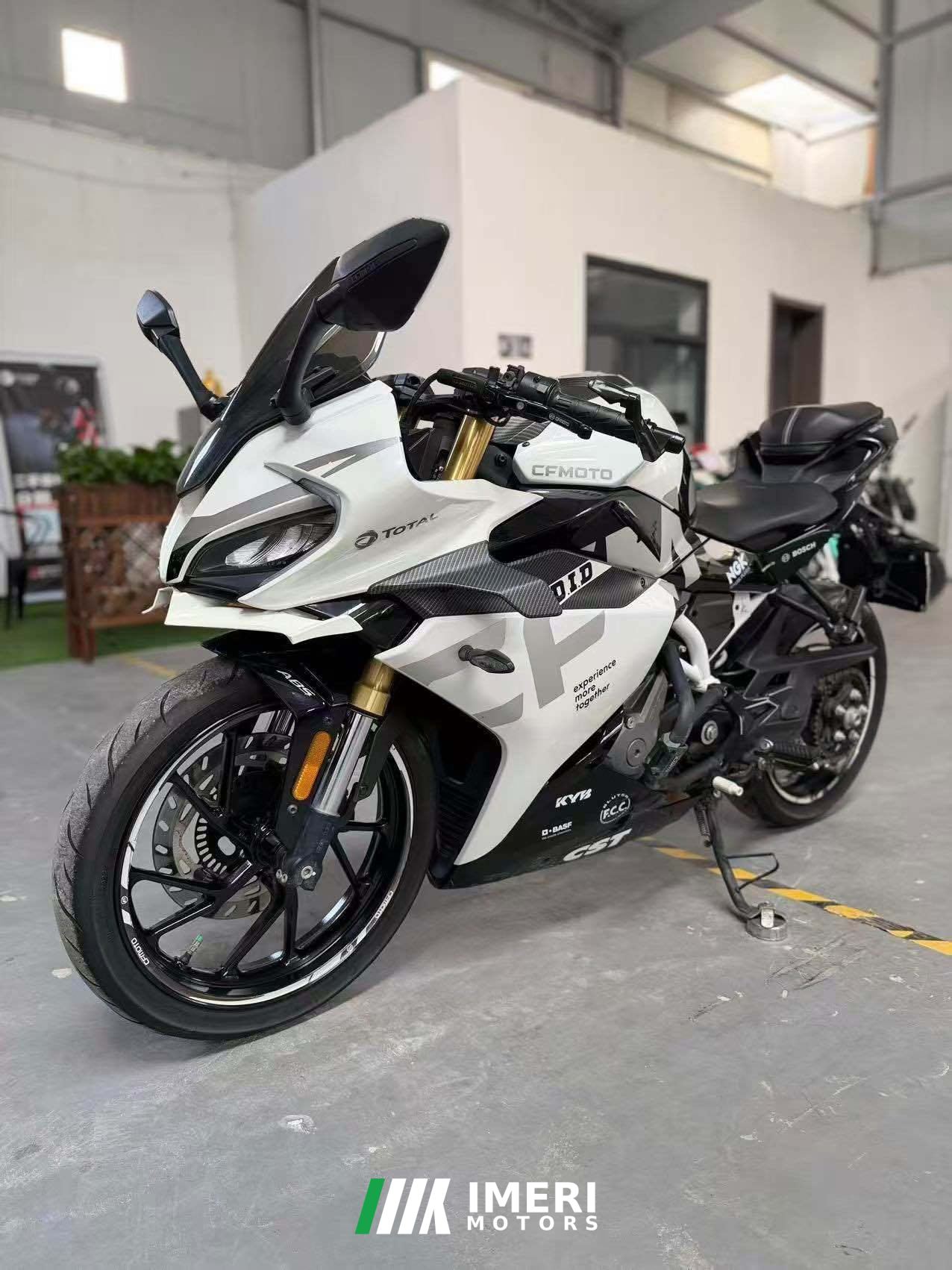 2023 CFMOTO 250SR