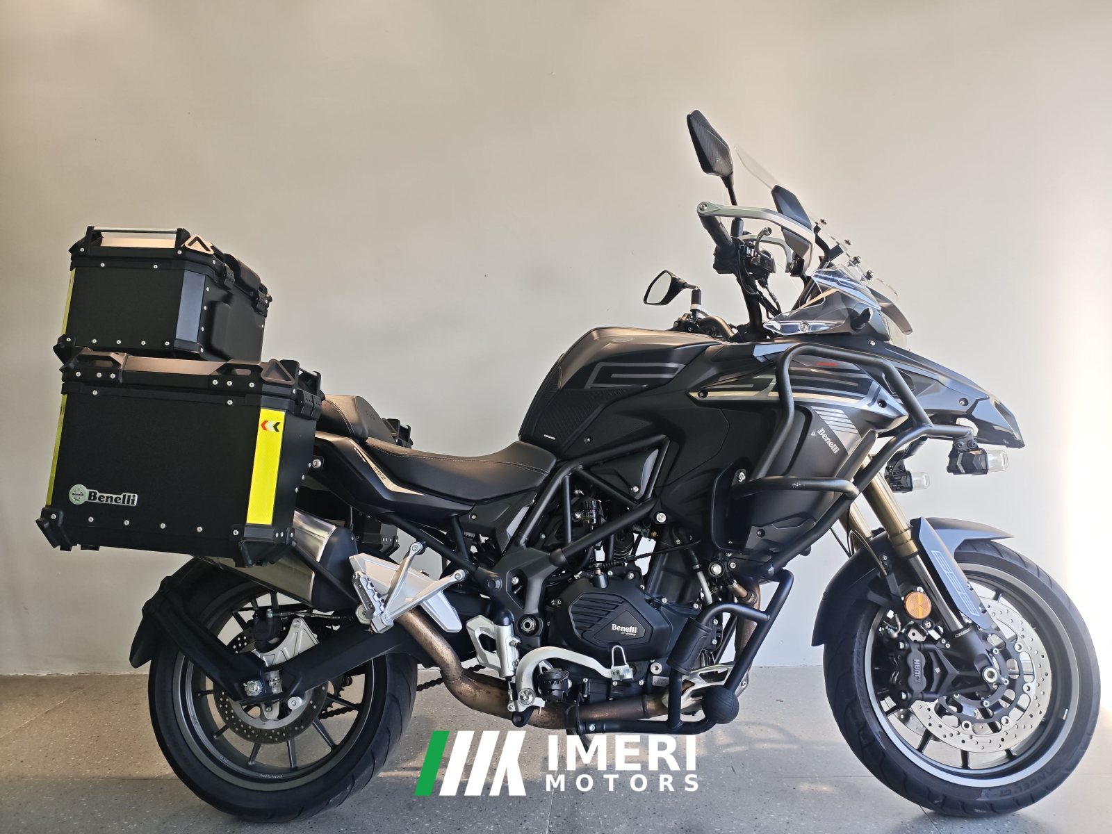 2025 Benelli TRK552 550 cc