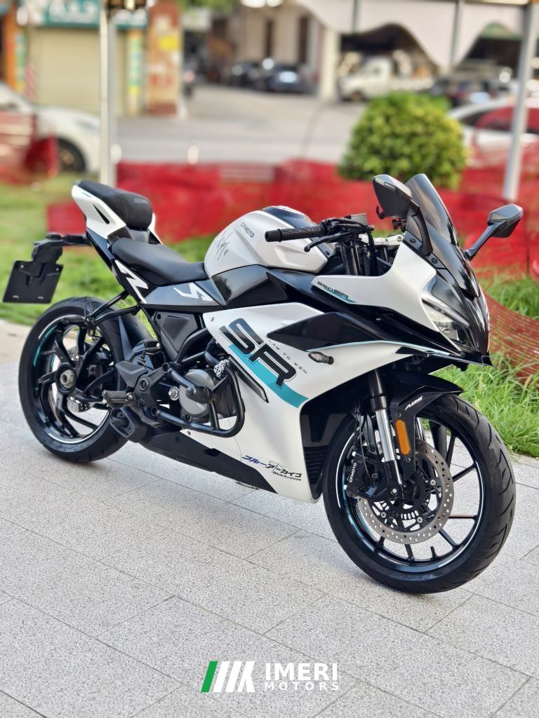 2023 CFMOTO 250SR