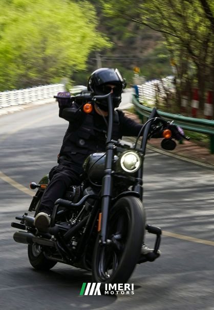 Harley-Davidson Street Bull Street Bob 1870 cc - motorcycle from China