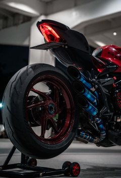 MV Agusta Brutale 800 - ფოტო 8