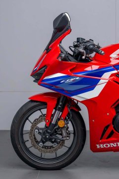 Honda CBR400R - photo 3