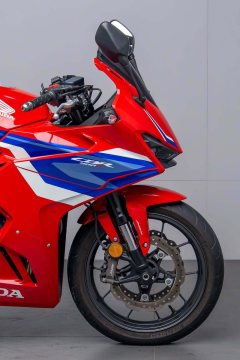 Honda CBR400R - photo 5