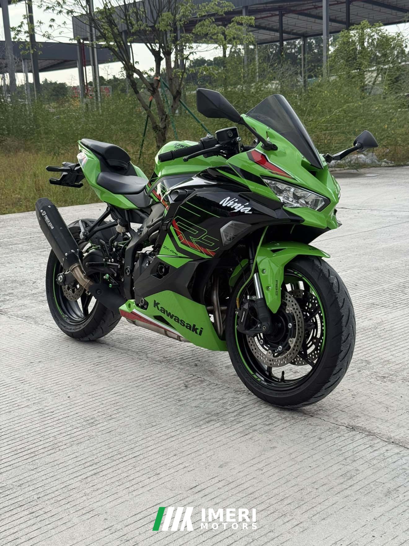 2023 Kawasaki ZX-4R 400 cc