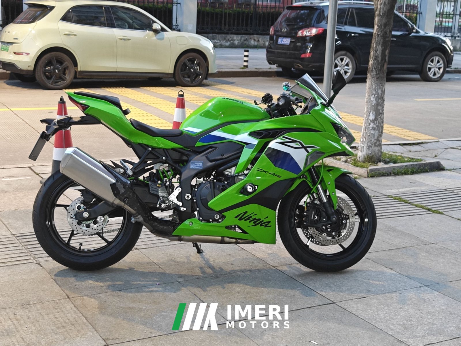 2026 Kawasaki ZX-4R 400 cc