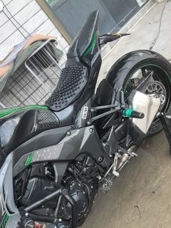 Kawasaki Z1000 - ფოტო 6