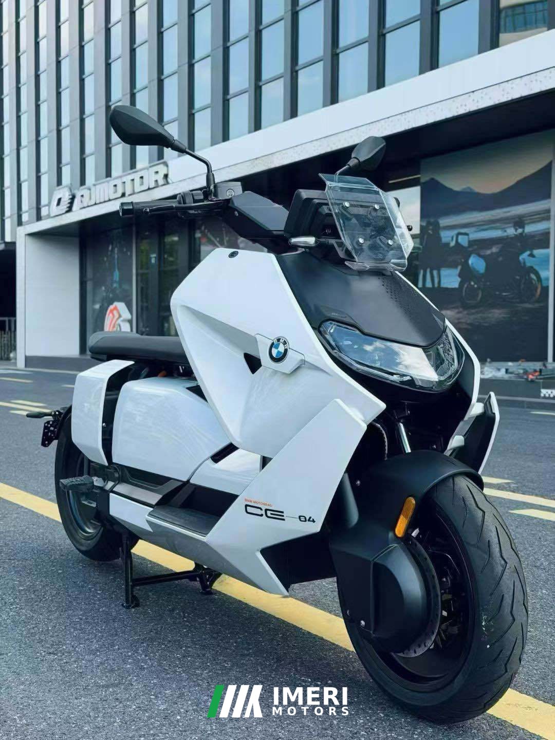 2023 BMW CE 04