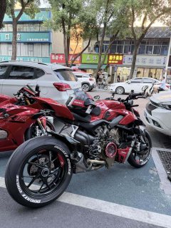 Ducati Street Fighter V4 1100 cc - ფოტო 2